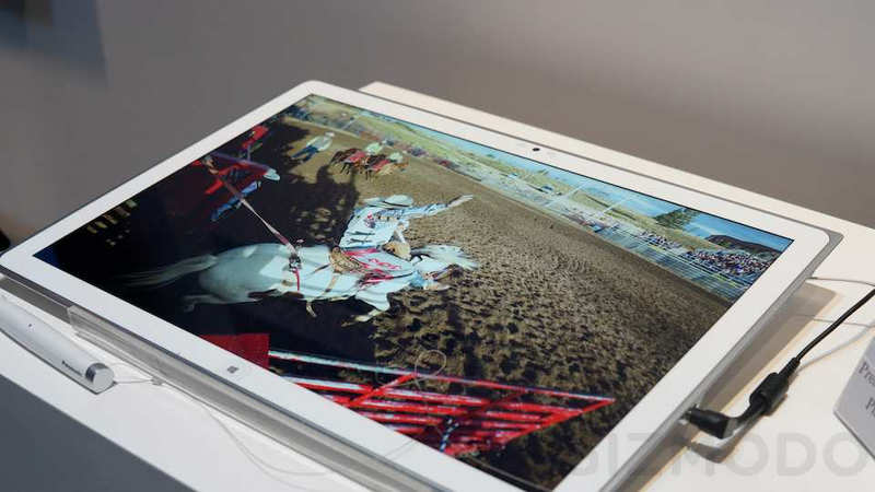 Illustration for article titled Panasonic 4k Tablet Hands-On: Unbelievable Tiny Details Make Windows 8 Lag Like Hell